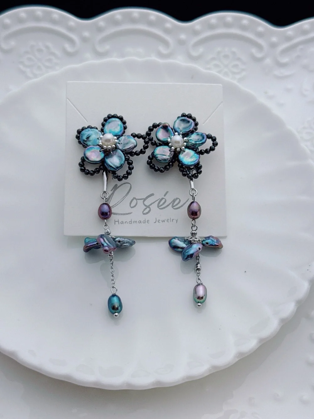 26E516 Handmade Freshwater Baroque Pearl Black Spinel Flower Dangling Earrings